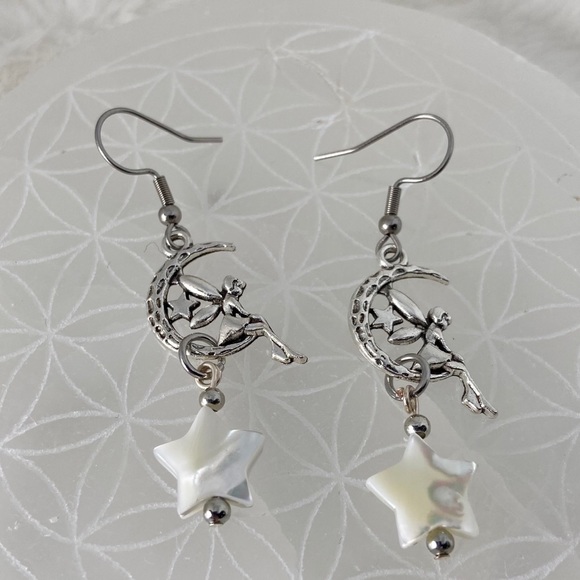 Mother of pearl stars moon fairy dangly earrings - Picture 7 of 13